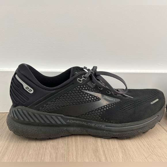 Brooks Adrenaline 22 GTS - Picture 2 of 5